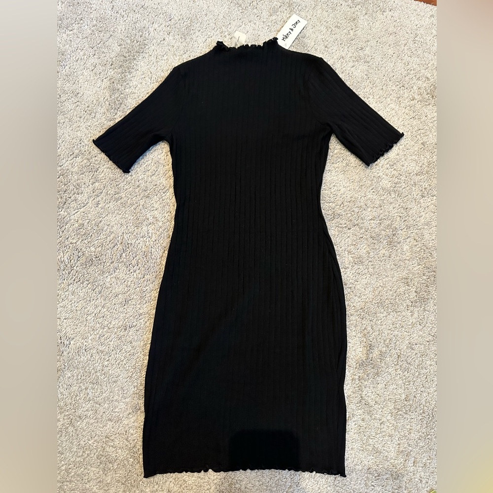 NWT - Mikey & Joey - Black Ribbed Knit Short Sleeve Dress - Ruffle Trim - Size S